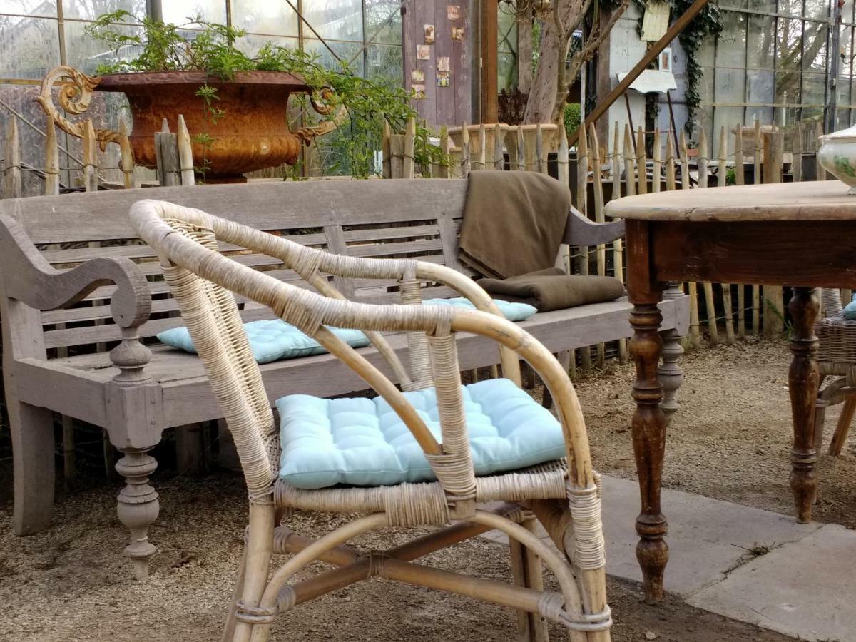 Pipowagen Overnachting Het Houten Huis Zaltbommel Exteriér fotografie