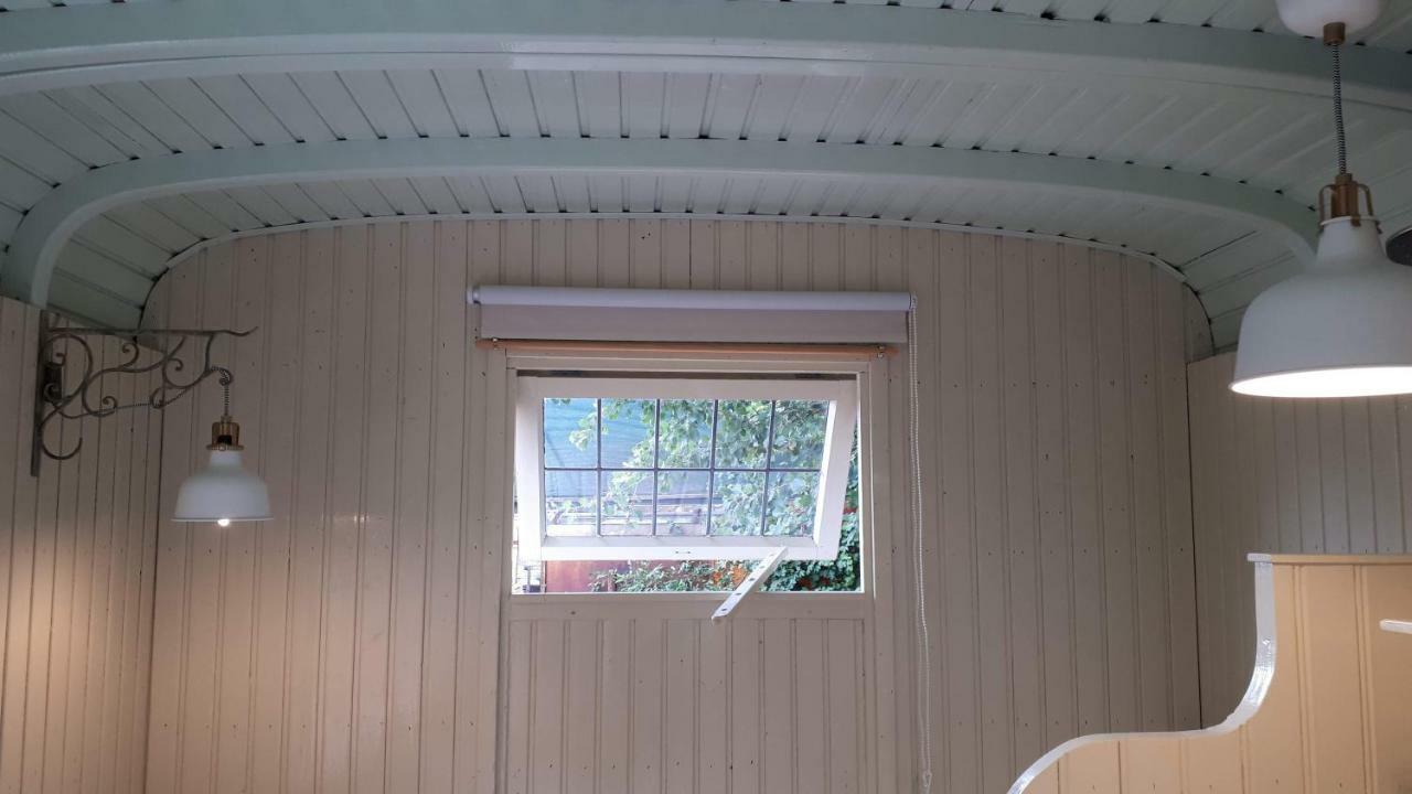 Pipowagen Overnachting Het Houten Huis Zaltbommel Exteriér fotografie
