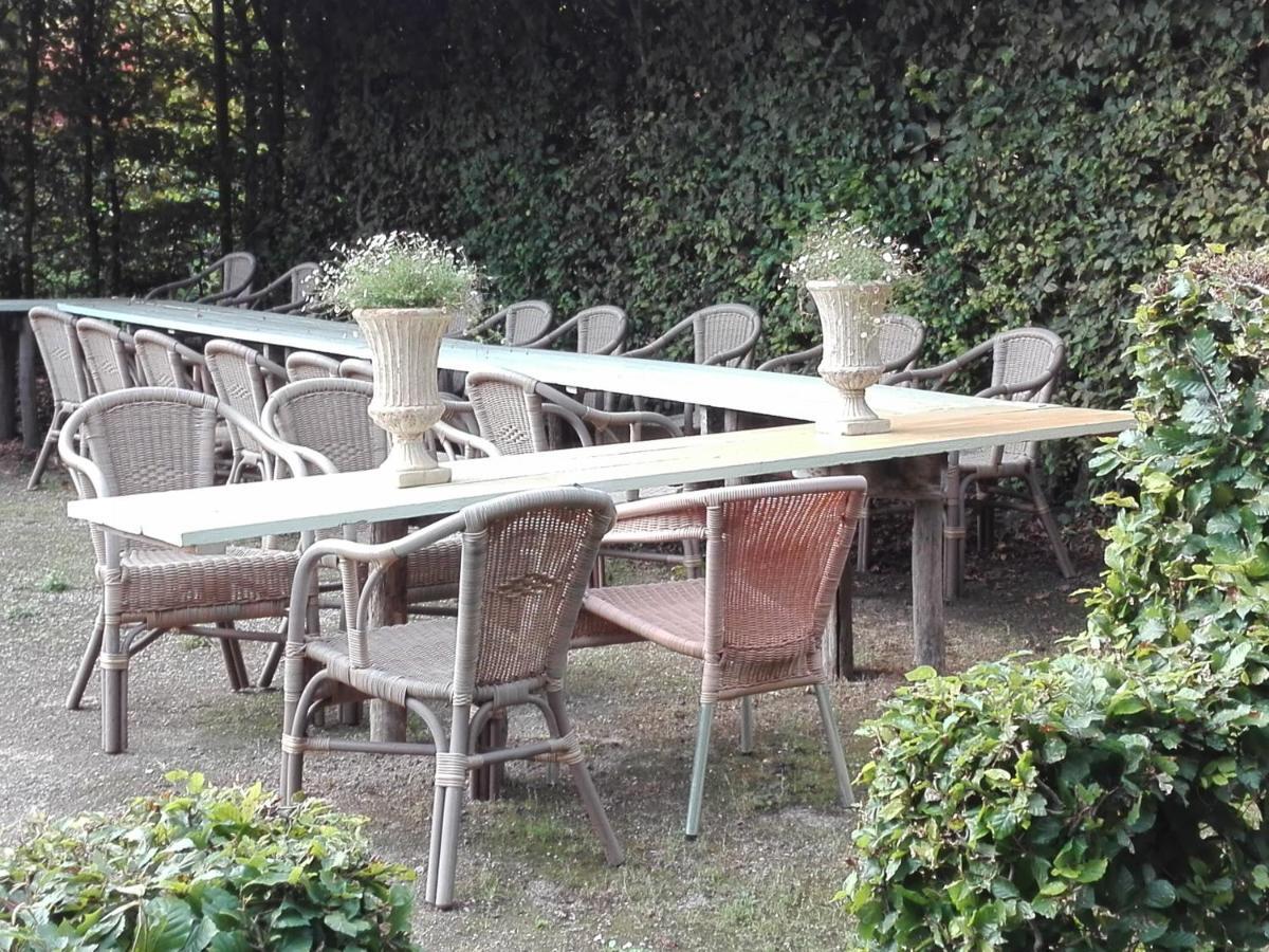 Pipowagen Overnachting Het Houten Huis Zaltbommel Exteriér fotografie