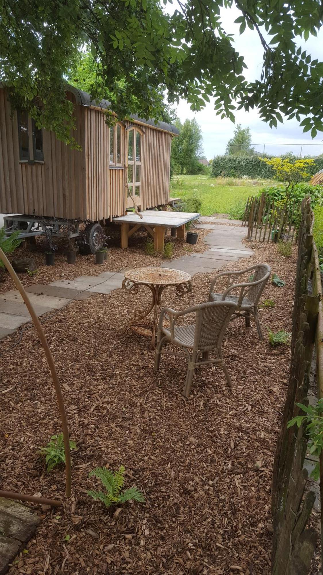 Pipowagen Overnachting Het Houten Huis Zaltbommel Exteriér fotografie